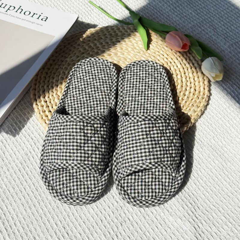 

Silent Non-Slip Cotton Baotou Slippers for Couples - Indoor Winter Floor Slippers for Men & Women Size 35-37