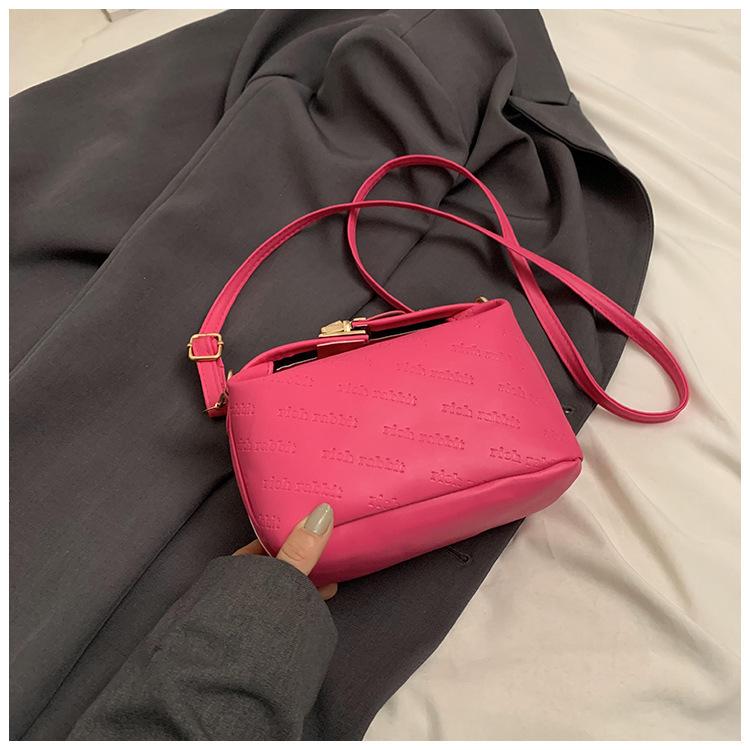 

Новый однотонный персонализированный замок тренд 2025 текстура лето простой повседневный плечевой кроссбоди портативная маленькая квадратная сумка женщины розовый