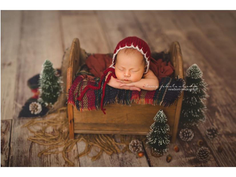 Winter Baby Long Tail Pom Pom Hat - Photography & Christmas Props for Children