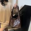 Bolsa Tote Transversal Feminina Retrô com Rebites - Bolsa de Ombro de Grande Capacidade com Fecho de Botão Versátil para Deslocamento, Viagem, Compras, Bolsa Transversal