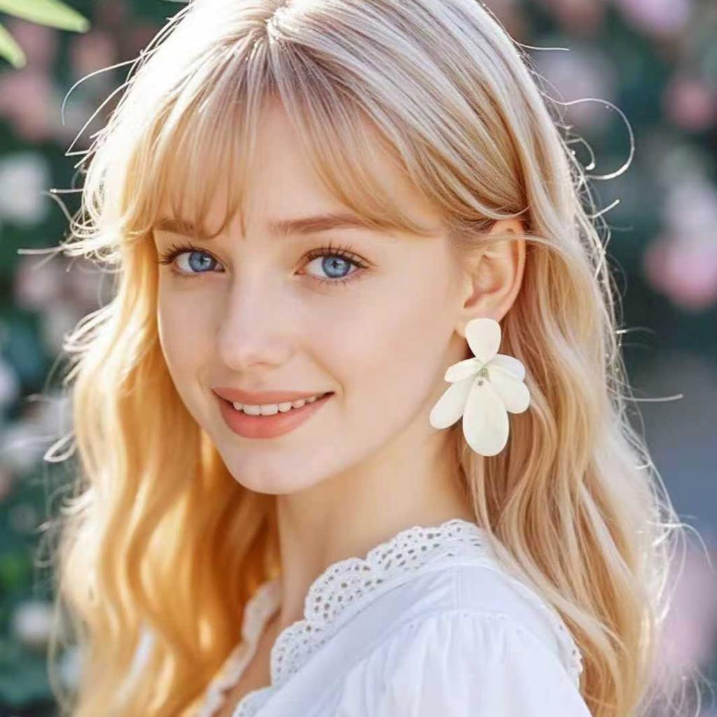 Simple fashion elegant temperament irregular geometric shape resin white plate earrings light luxury women's earrings