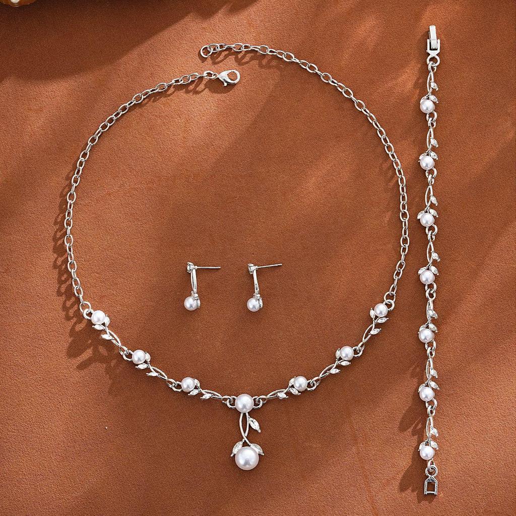 Elegant Pearl Rhinestone Flower Jewelry Set: Necklace, Earrings & Bracelet for Weddings & Banquets