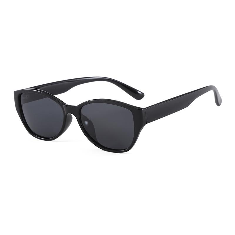 Retro Tortoiseshell Cat Eye Polarized Sunglasses for Travel - UV Protection for Men  Women
