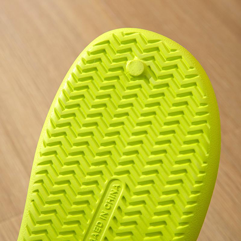 Odor-free slippers are fashionable to wear outside in summer, beach flat-bottomed cool slippers, soft-bottomed eva seaside pinch flip-flops women