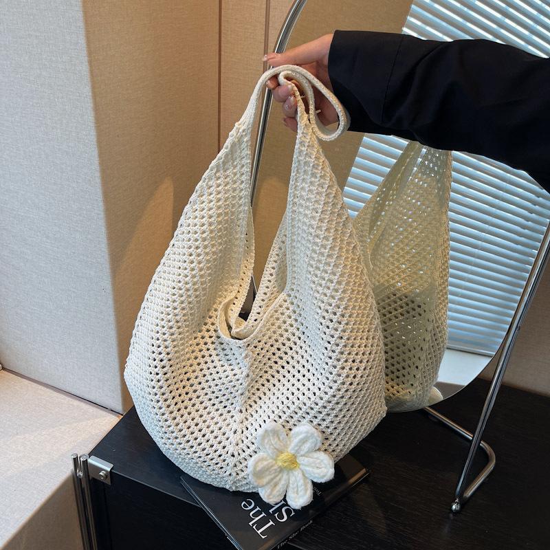 

Large capacity woven shoulder armpit bag tote bag women s new texture seaside leisure vacation beach bag fashion белый