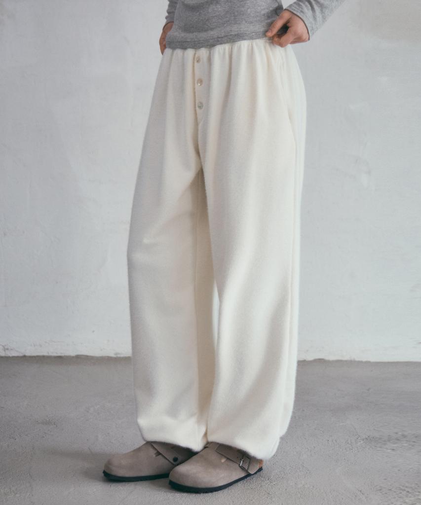 Aueonoseuteljia Snowy Button Jogger Pants_Ivory(O25-Pt17)