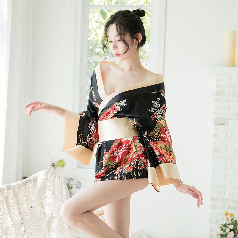 Japanese Kimono Hot Spring Bathrobe Women's Summer Sexy Nightgown Performance Clothes Mood Yukata Antique Sleeping Clothes Pajamas