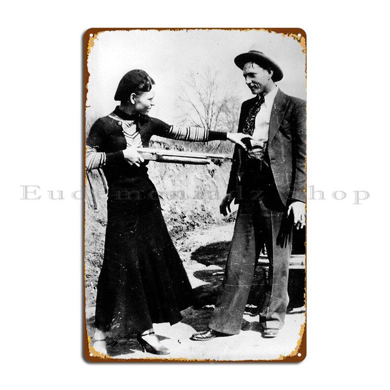 

Bonnie And Clyde With Rifle Metal Plaque Create Design Kitchen Printing Garage Tin Sign Poster 20x30cm