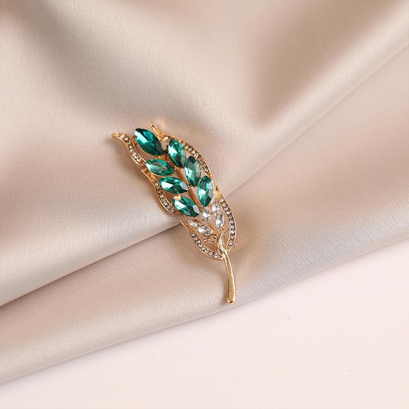 Metal Butterfly Brooch High-End Luxury Accessory Fashionable Retro Corsage Clothing Pin Anti-Exposure Jewelry