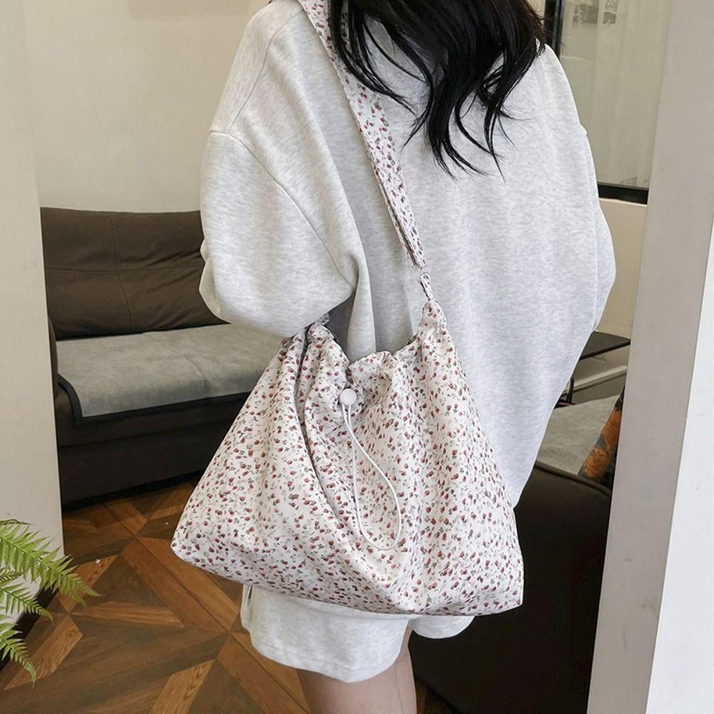 Korean Style Pleated Drawstring Bag Commute Women's Tote Bag New Flower Shoulder Bag  Girls