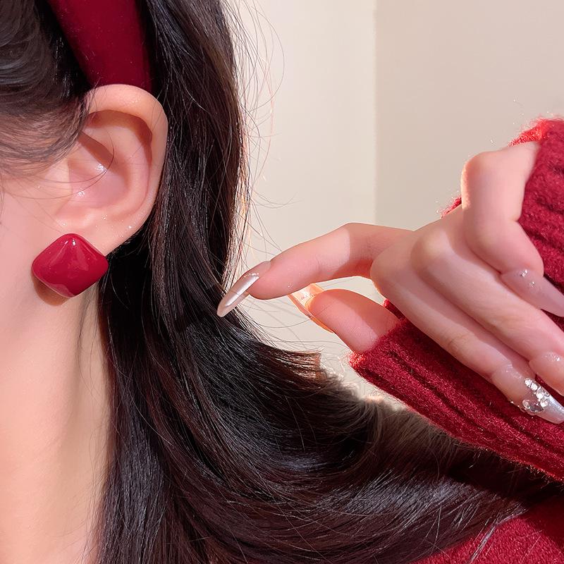 Ankola Red Geometric Earrings: Trendy, High-End Autumn/Winter Style for Women