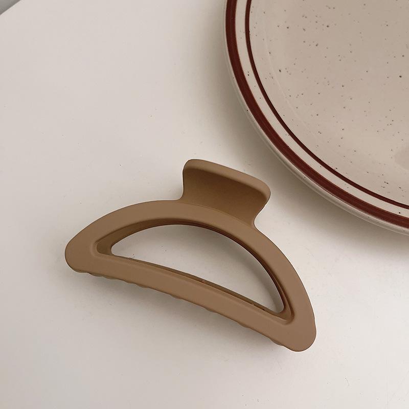 Elegant Autumn/Winter Milk Tea Coffee Hair Clips - Chic Hair Claws for a Celebrity Look