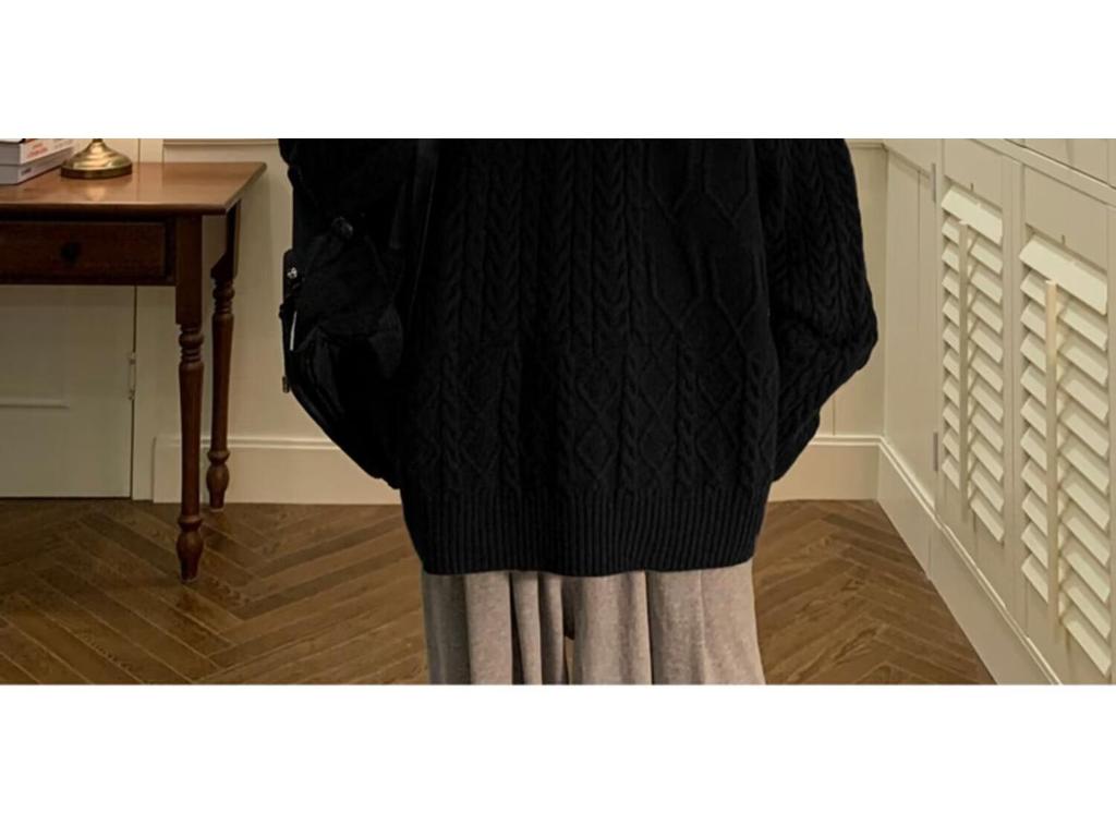 Men's Trendy Japanese Twisted Knit Sweater - Loose, Thickened, Round Neck for Autumn/Winter.