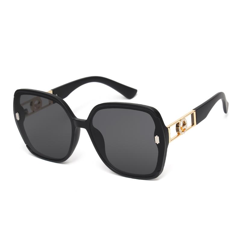 Oversized Fashion Sunglasses Large Frame Gradient Lens Sun Glasses Ombre Modern Tinted Simple Style Women UV400 Travel Eyewear