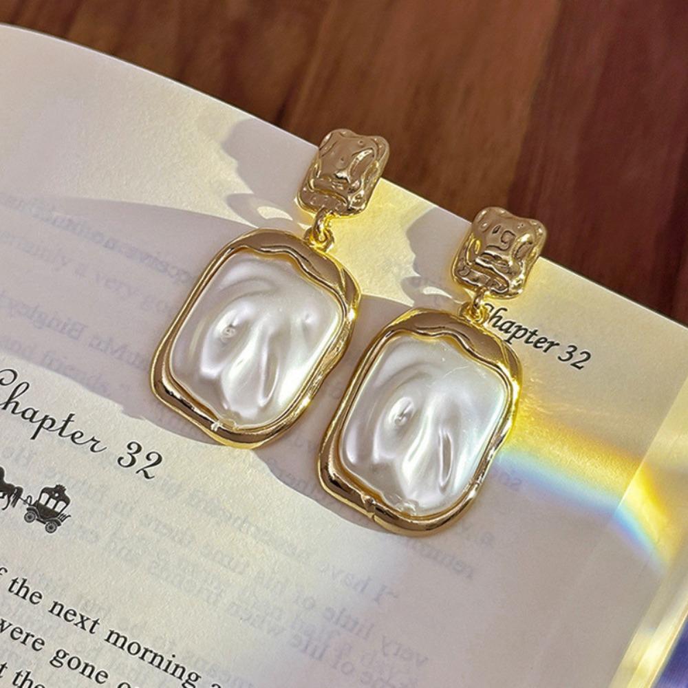 

Высококачественные серебряные игольчатые серьги-гвоздики с жемчугом, модные нишевые преувеличенные серьги-гвоздики высокого класса, французские ретро-универсальные серьги