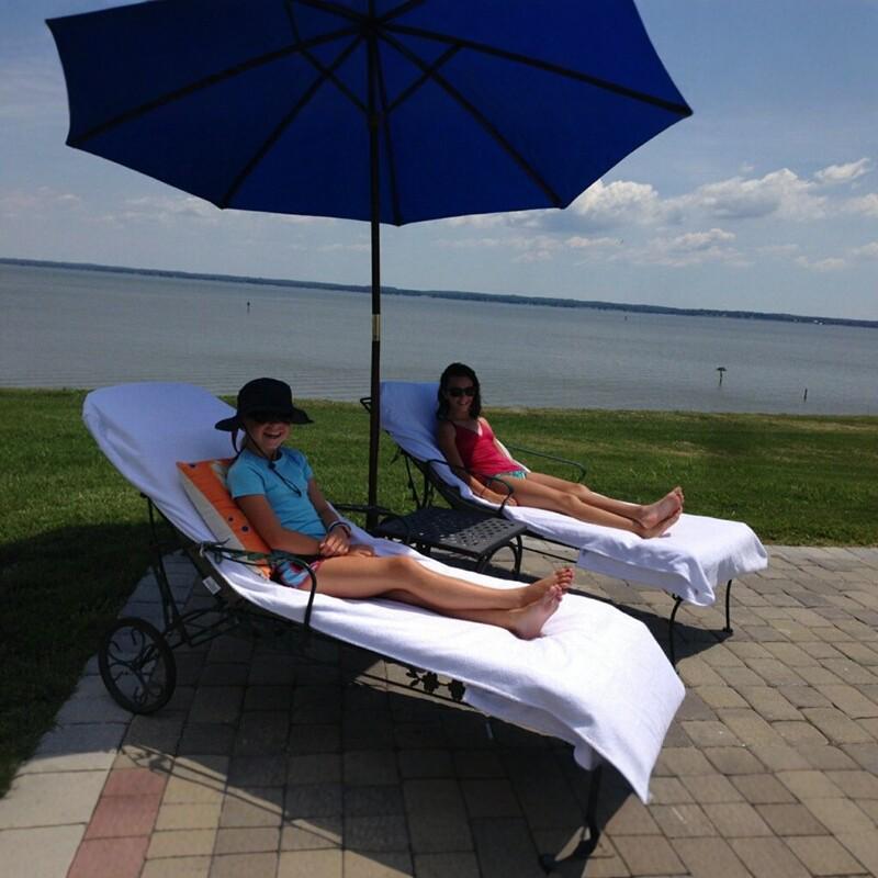 Soft, Sun-Protective Beach Chair Cover - Anti-Slip, Double-Sided Towel Texture with Pockets for Comfort on Outdoor Loungers