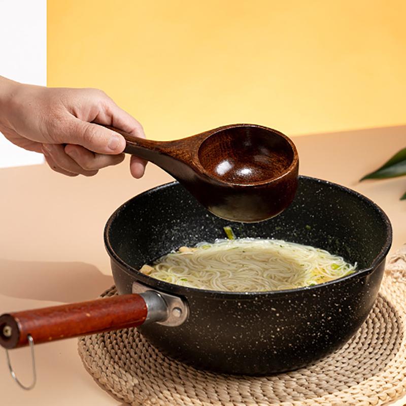 1Pieces Japanese Wooden Kitchen Gadgets Large Soup Ladle Japanese Short Handle Porridge Spoon Soup Ladle Outdoor Tableware