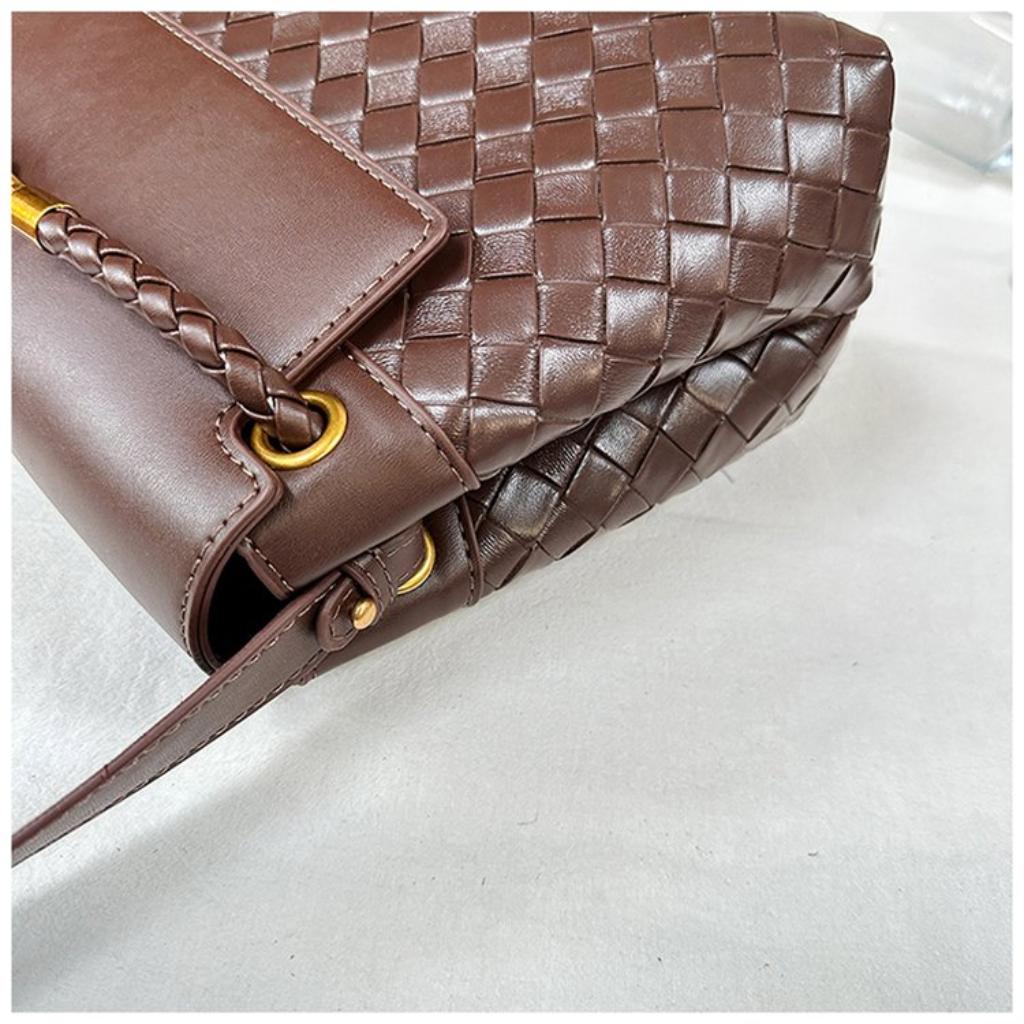 Xeie Thuk Shoulder Crossbody Handbag Women PU Adjustable Strap Daily Commute