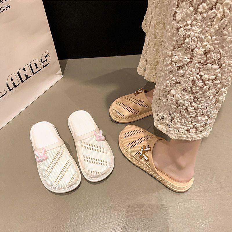 Fashion versatile beach casual soft sole stepping on shit hole shoes foreign style soft sole slippers 2025 autumn new Internet celebrity Korean versi