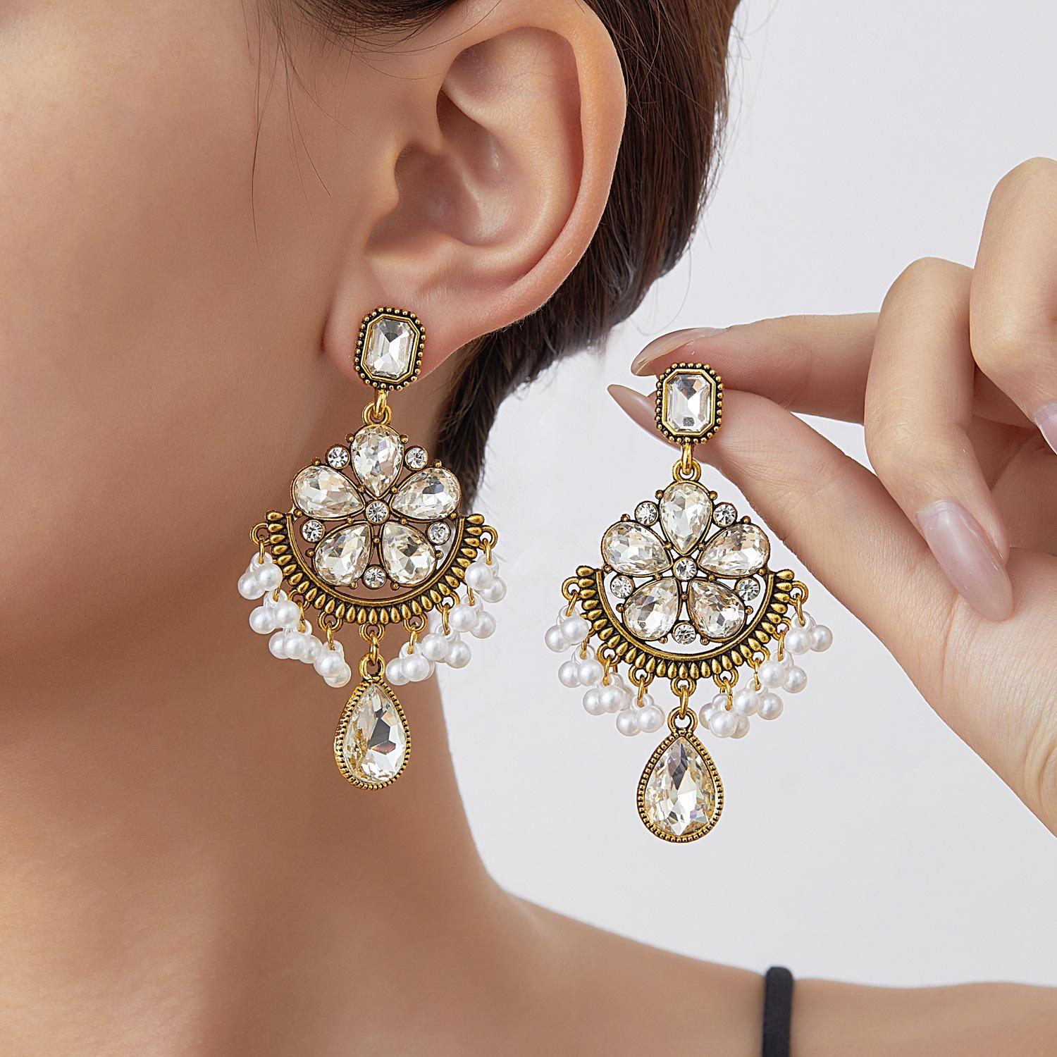 Korean Style Rhinestone Tassel Earrings: Trendy Pearl Pendant Jewelry, Retro European-American Luxury Accessories