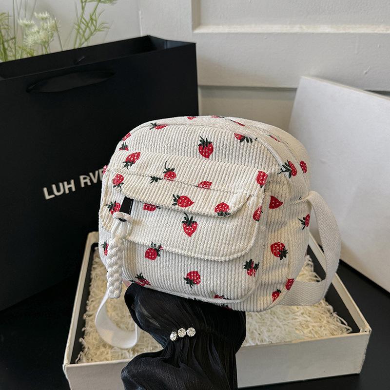 

Полосатая бархатная повседневная портативная сумка для ланча 2025 новинка с клубничным принтом маленькая свежая и милая одноплечевая сумка через плечо для женщин one size fits all белый