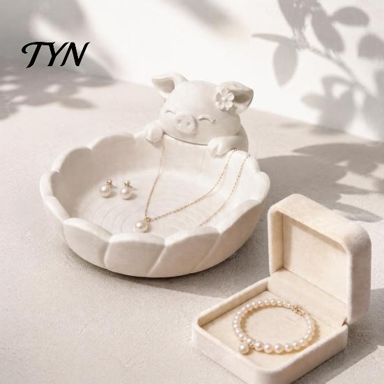 Small Item Storage Container Cute Pig Petal Bowl, Matte Finish 3D Print PLA Tray, Animal Jewelry Dish Trinkets Organization Tray for Vanity