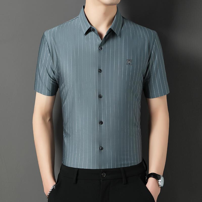 New Summer Men's Seamless Shirt Simple Body Thin Short Sleeve Striped Men's Shirt