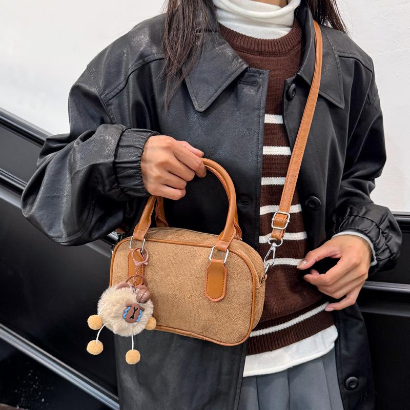 American retro fashion literary hand-held bowling bag 2025 new autumn fashion Maillard shoulder oblique span bag