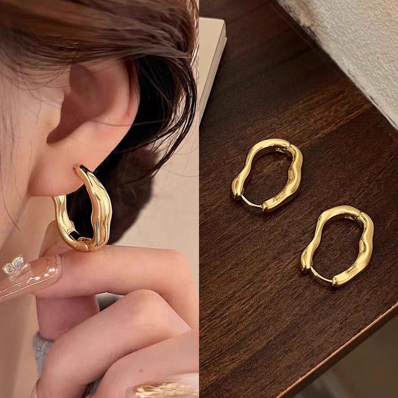 Women's Luxury Textured Metal Hoop Earrings - Versatile Niche Design