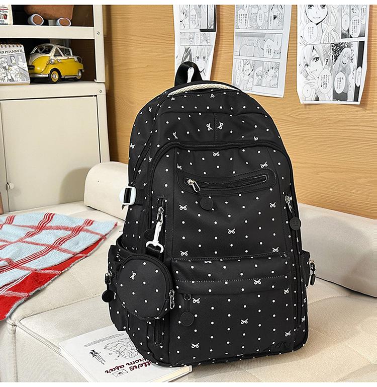 Schoolbag Korean version of simple casual backpack female niche design sense campus college student schoolbag going out lightweight travel backpack