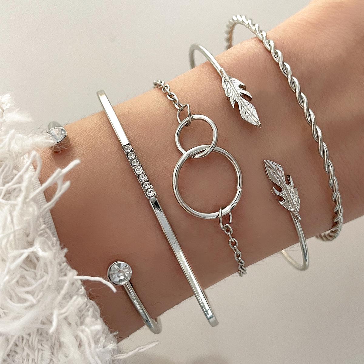 European Rhinestone Leaf & Bar Bracelet Set: Five-Piece Twisted Circle Design Bracelet