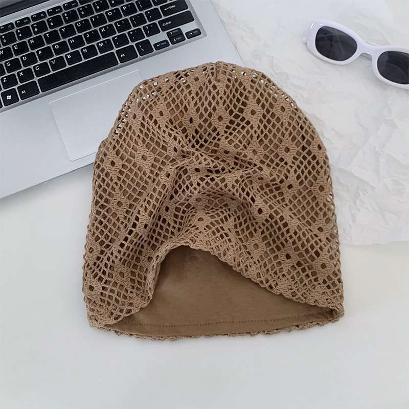 

Женская японская ретро ажурная вязаная шапка-бини летняя тонкая шапка-бини с отворотом дышащая шапка для облегания головы и визуального сужения лица one size кофейный