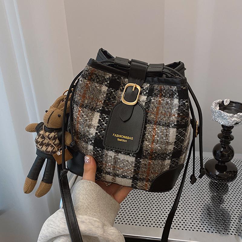 Trendy 2023 Women's Versatile Retro Crossbody Bucket Bag
