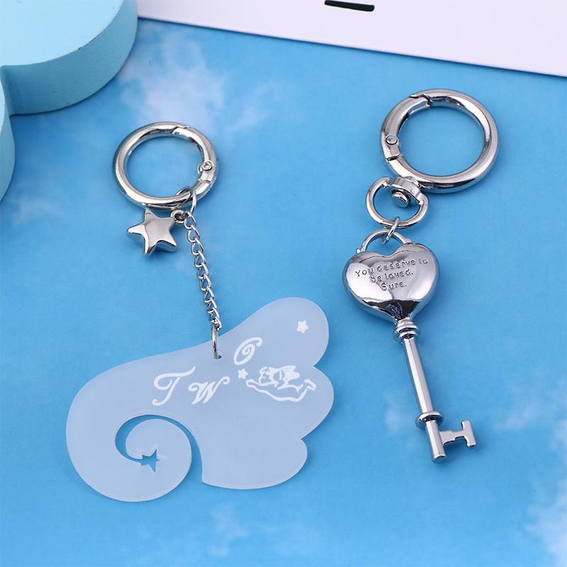 

1 пара Y2K Винтажный брелок с сердечком любви и ключом, акриловые крылья, набор брелоков, креативный держатель для ключей, парный брелок, подвеска для сумки