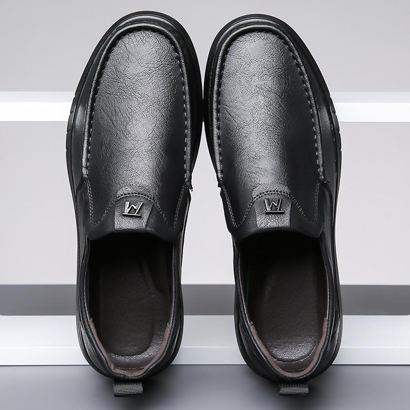 Fashion Spring Autumn New Designer Loafers Men Fashion Causal Solid Color New Designer Soft Cow Leather Men's Dress Shoes