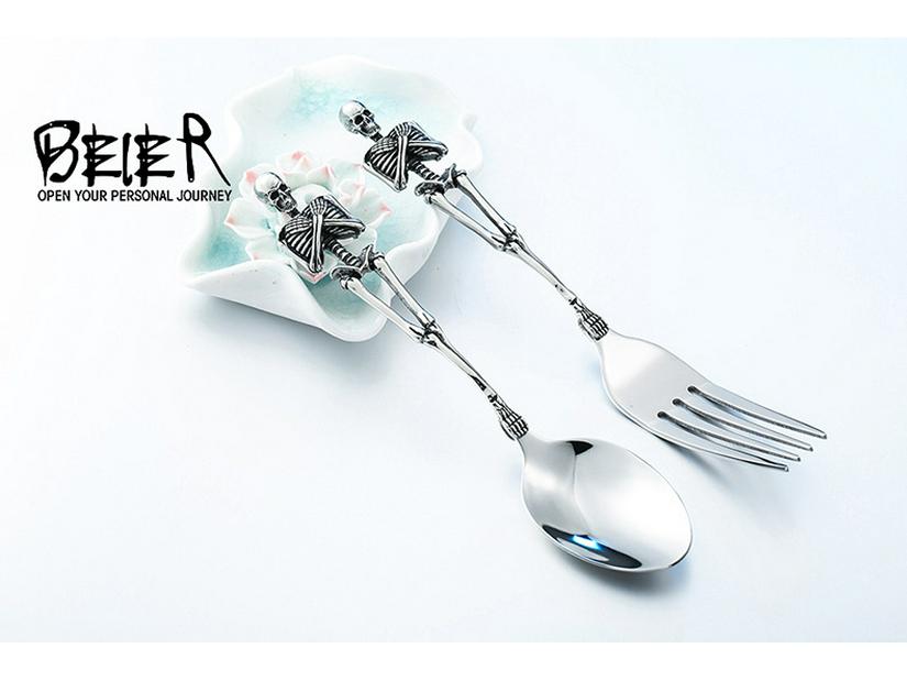 Beier Retro Titanium Steel Skull Tableware Set: Stainless Steel Fork and Spoon