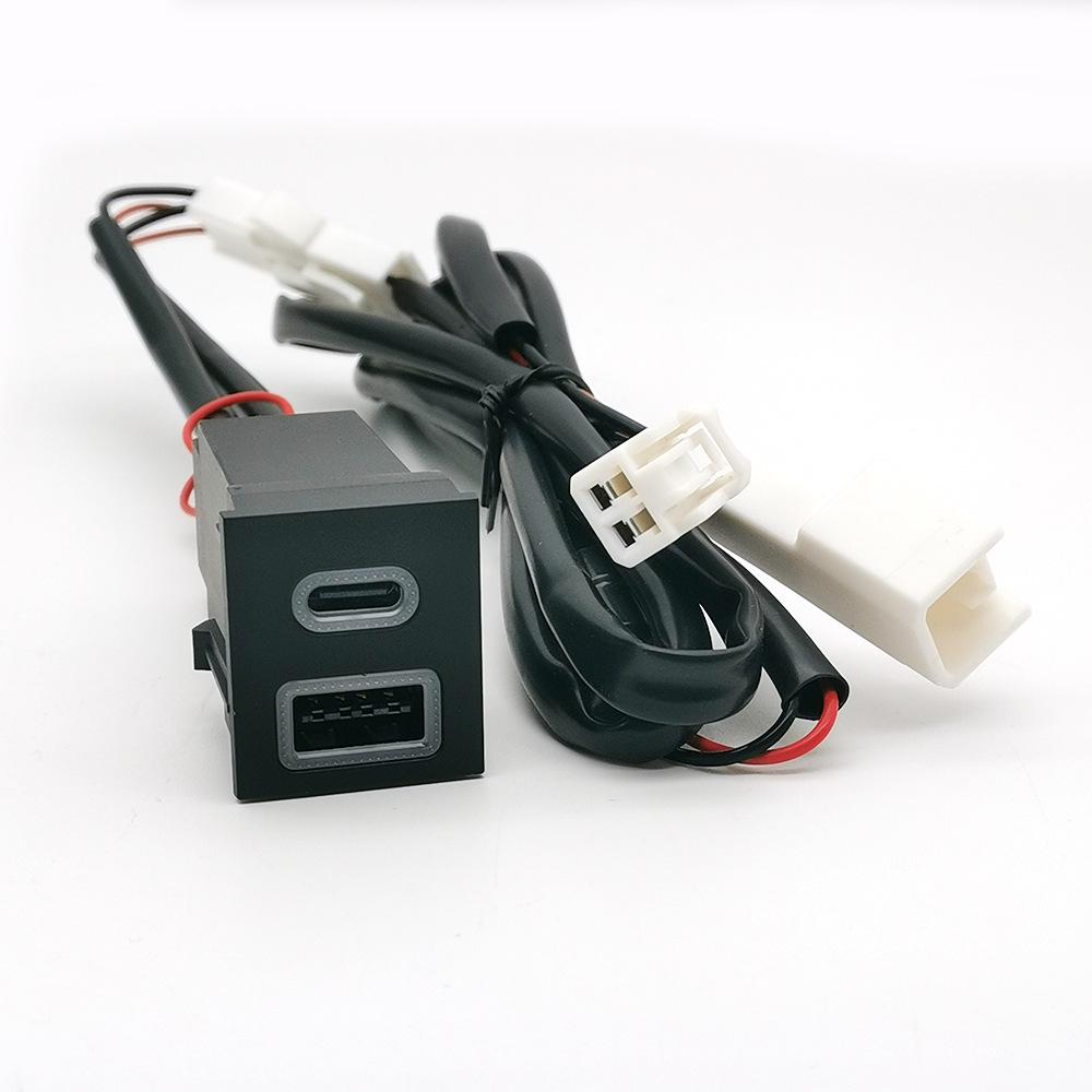 Toyota RAV4 Dual Schnell-Autoladegerät mit PD+QC3.0 und weißer LED