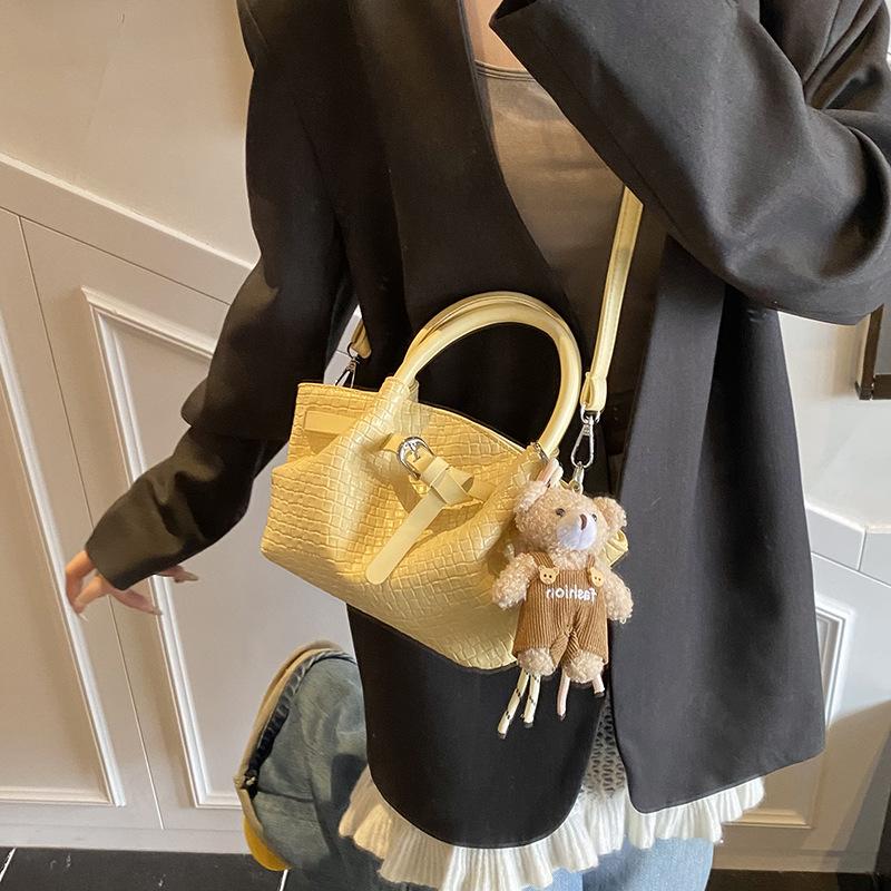 Versatile Handbag Women's New Shoulder Messenger Bag