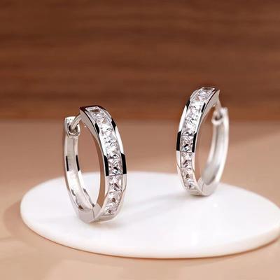 Fashionable Sparkling Diamond-Inlaid Ear Cuff For Men And Women, Lightweight Luxury Earrings With Versatile Stylish Design, Perfect As Holiday Gifts
