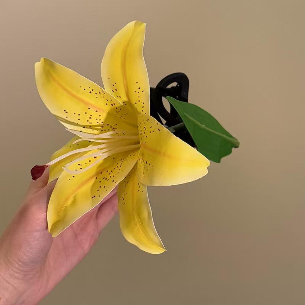 

Large Shark Clip Lilium Flower Hair Claw Bohemia Barrettes Vacation Style Hair Claw Beach Style 1