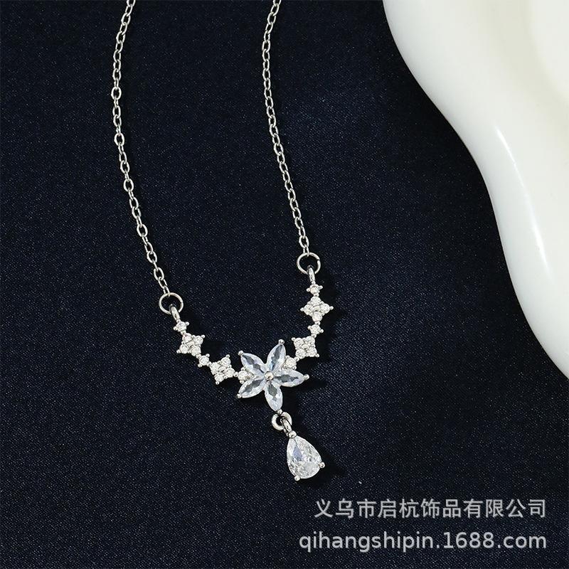 Design Tassel Flower Necklace Women'S Light Luxury Simple Versatile Natural Zircon Water Drop Pendant Clavicle Chain