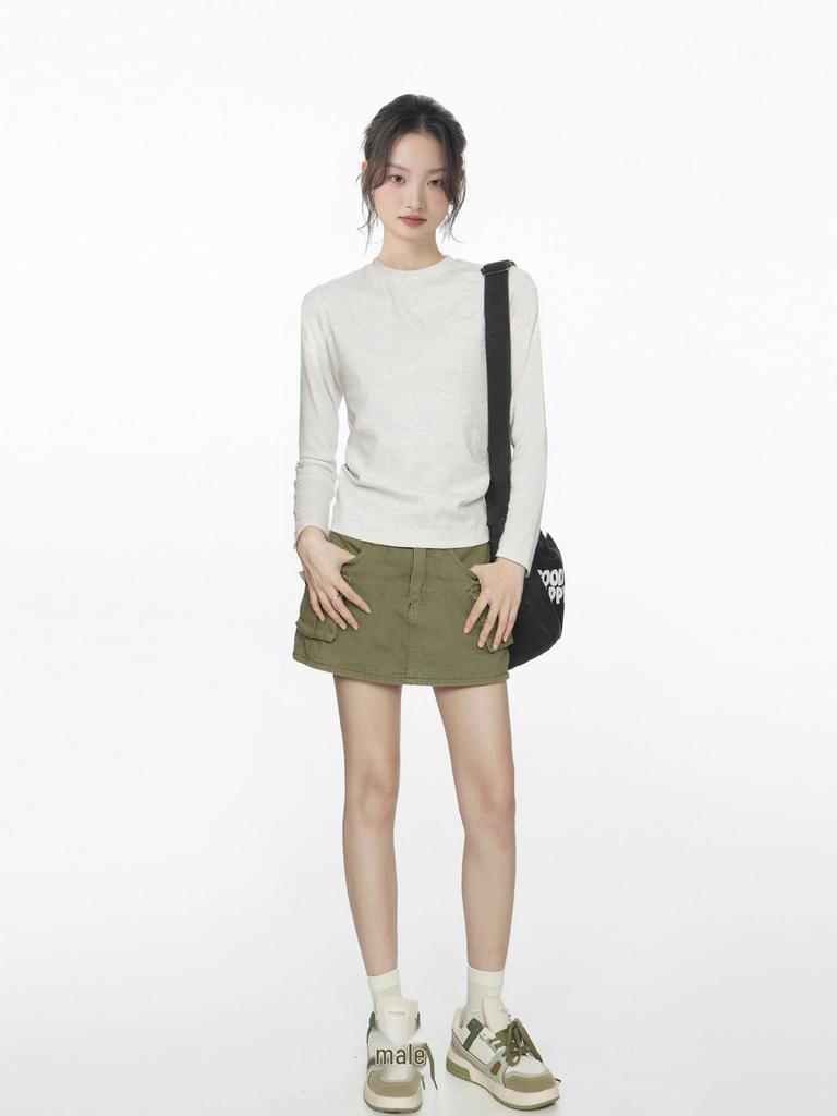 American-Style Women's White Round Neck Slim Fit Long Sleeve Base Layer Top for Spring/Autumn