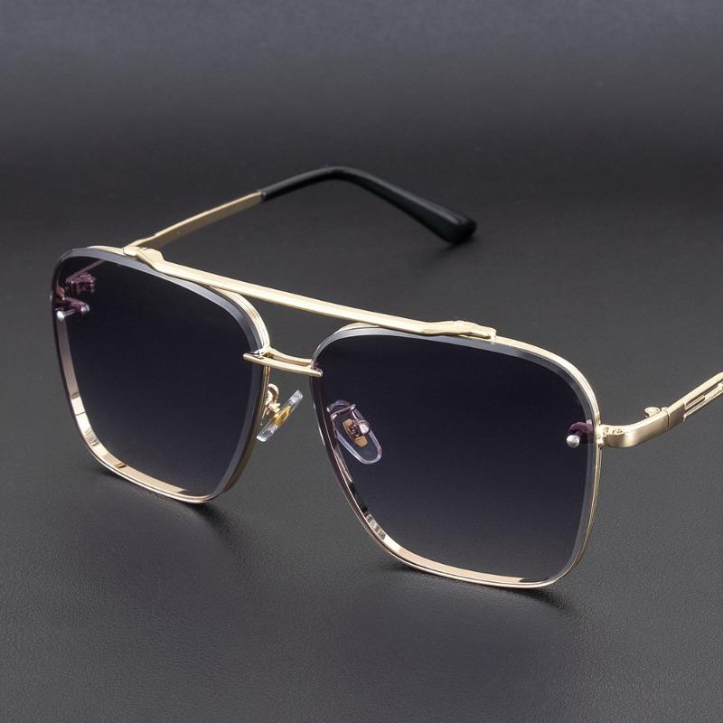 Fashion Square Sunglasses Men Vintage Big Frame Women Gradient Lens UV400 Metal Punk Eyewear Luxury Brand