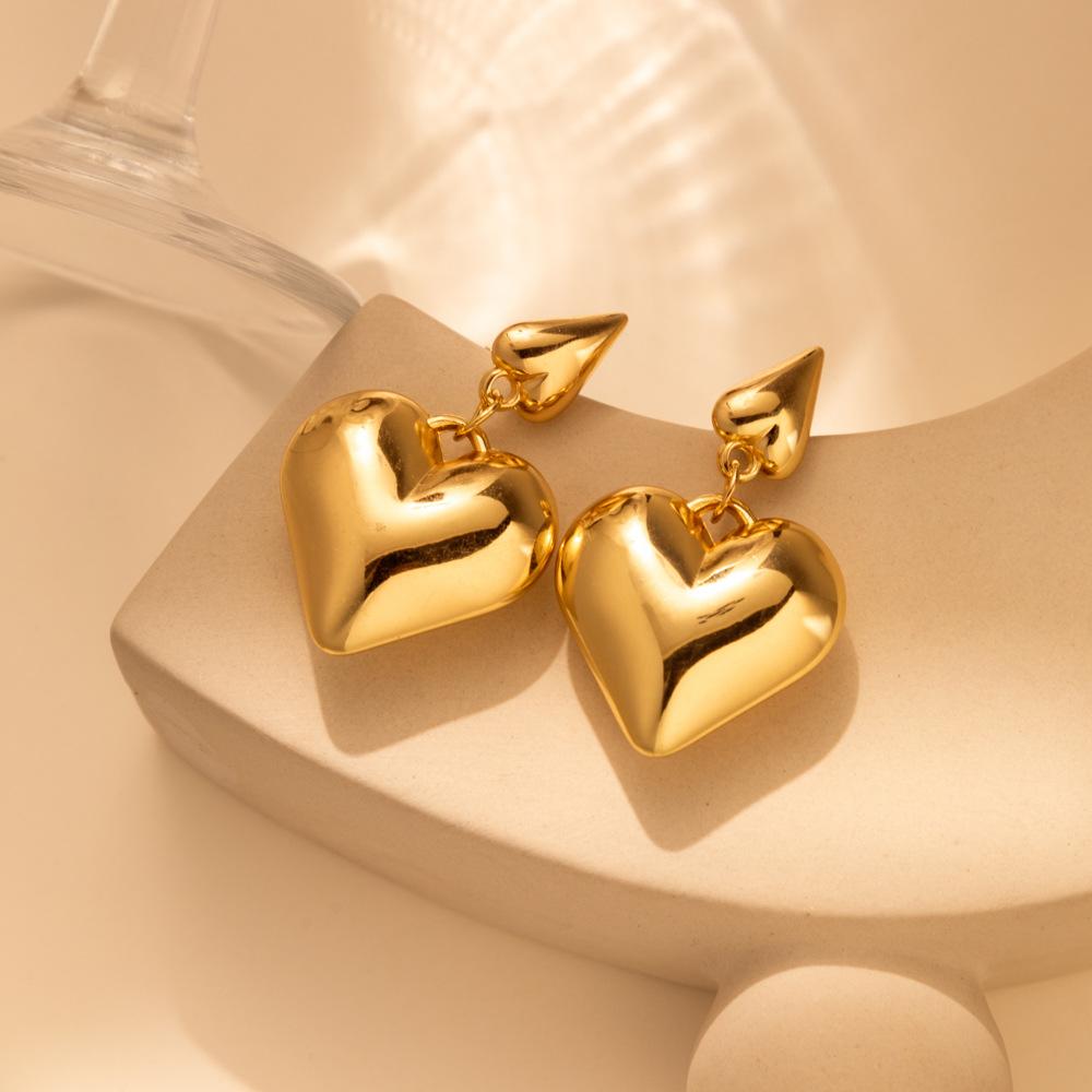 Gold 2023 Trendy Heart Earrings Stylish Zinc Alloy Womens Winter Fashion