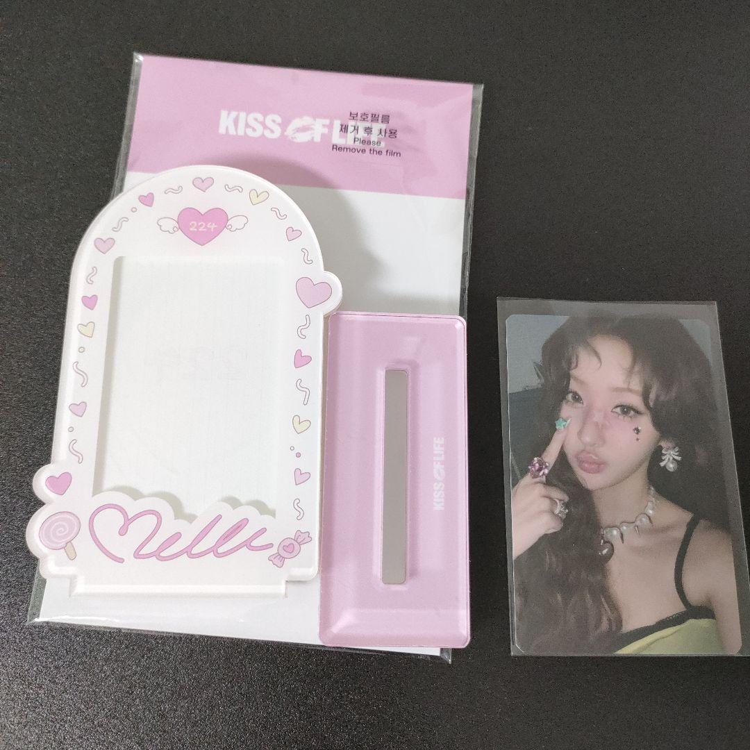 

[Б/У] KISS OF LIFE Bell 224 POP-UP Акриловая Подставка Торговая Карта
