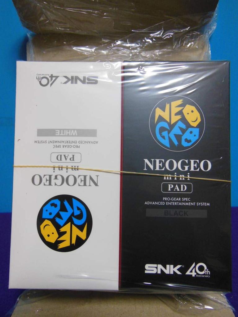 SNK NEOGEO Mini PAD Neo Geo Mini Pad Dedicated Controller Black/White 2-Pack