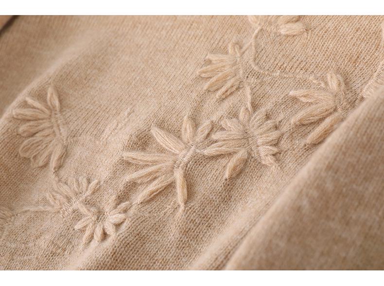 2026 Autumn/Winter Pure Wool Hand-Embroidered Women's Loose Sweater with Round Neck and Long Sleeves
