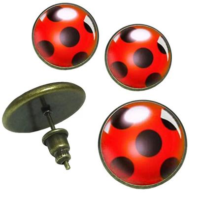 Mode Frauen Marienkäfer Anime Cartoon Stil Edelstahl Überzogene Ohrringe Schmuck Cartoon Glas Dome Stud Ohrringe Geschenke
