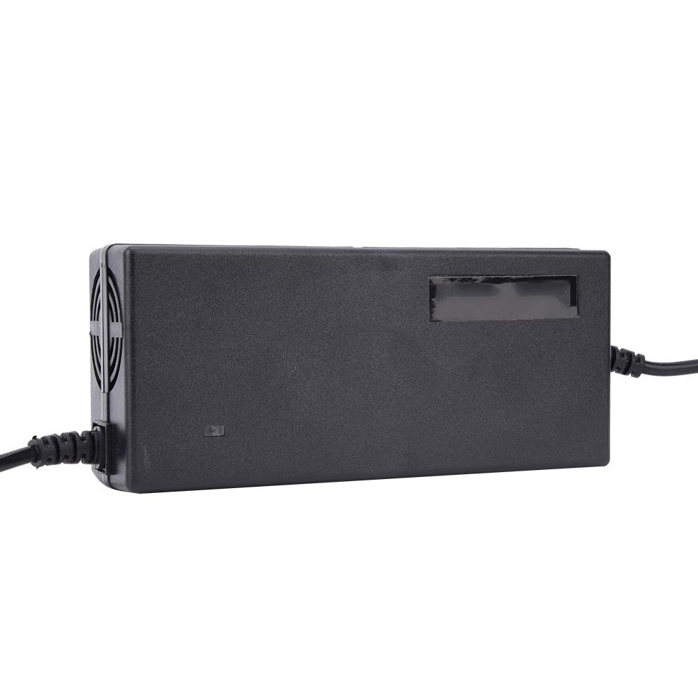 24V 20A Kunststoff Tragbares Lithium-Batterieladegerät für Elektroroller Fahrrad Ausgang DC29.4V 3A