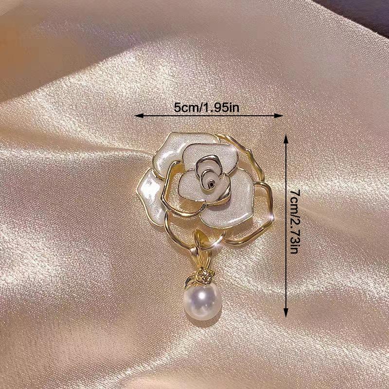 Elegant White Black Camellia Flower Brooches Pins For Women Beautiful Flower Plant Dressing Clothes Corsage Jewelry Accessories